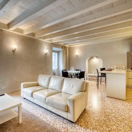 Apartmentsarena - Mercatorum - Piazza Erbe Apartamento