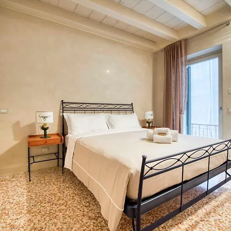 Apartmentsarena - Mercatorum - Piazza Erbe Apartamento Verona
