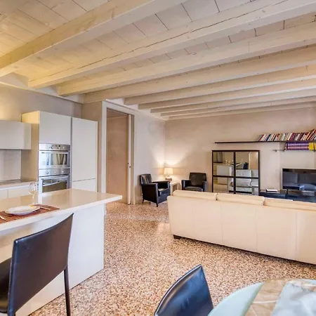 Apartmentsarena - Mercatorum - Piazza Erbe Werona