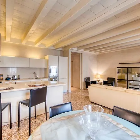 Apartmentsarena - Mercatorum - Piazza Erbe Werona
